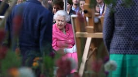 La reine Elizabeth II lors de sa visite du Chelsea Flower Show à Londres, le 23 mai 2022.