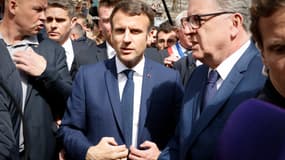 Emmanuel Macron et Richard Ferrand à Spezet, dans le Finistère, le 5 avril 2022.