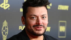Le comédien Kev Adams au théâtre du Châtelet en novembre 2021 pour la carémonie du Ballon d'or.