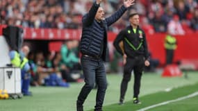 L'entraîneur de Séville, Garcia Pimienta, lors de la défaite contre Bilbao (0-1) au stade Ramon Sanchez Pizjuan, le 16 mars 2025