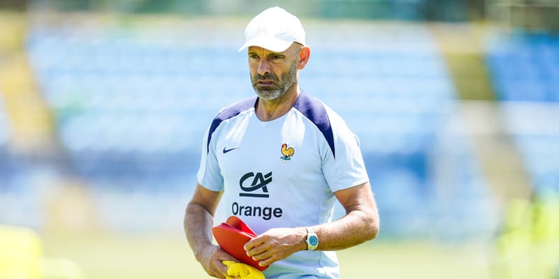 Gérald Baticle avec l'équipe de France Espoirs, le 20 juin 2025