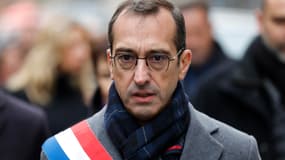 Rémi Féraud le 13 novembre 2024 lors de la marche en hommage aux victimes de l'attentat du 13 novembre 2015 à Paris.