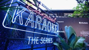 Apple va diffuser l'émission Carpool Karaoké, un programme court filmé dans l'habitacle d'une voiture. Au volant, l'animateur James Corden, avec à coté de lui, une star de la chanson. 
