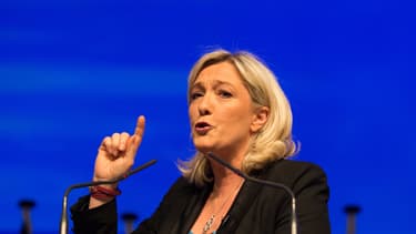Marine Le Pen lors d'un meeting à Marseille, samedi 16 mars.