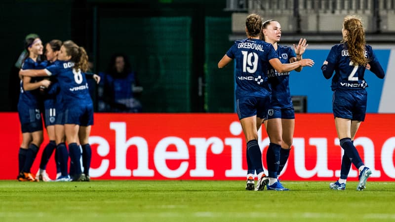 Paris FC v VfL Wolfsburg