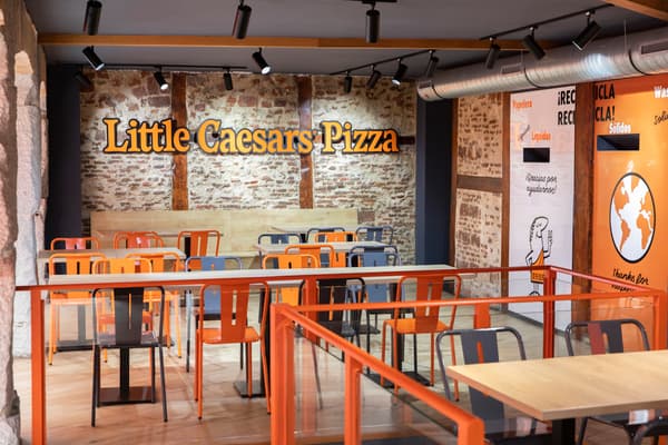 Un restaurant Little Caesars en Espagne.