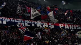 Les supporters du Paris Saint-Germain du virage Auteuil, le 19 février 2025, face à Brest