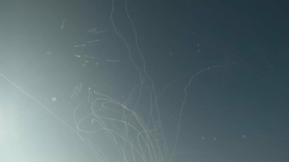 Le ciel de Tel Aviv ce jeudi 19 juin après des tirs iraniens. 