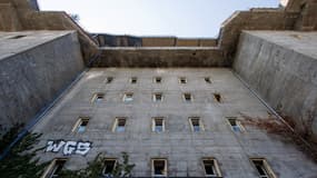 Un édifice en béton à Hambourg en Allemagne, le 25 juillet 2024.