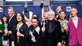 Les membres du casting de la série "Succession" lors de la 28e cérémonie annuelle des Screen Actors Guild Awards à Santa Monica le 27 février 2022.