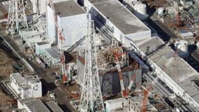 Réacteurs No.1, No.2, No.3 et No.4 (de haut en bas) de la centrale de Fukushima, au Japon. Jusqu'à 120 tonnes d'eau radioactive pourraient avoir fui d'un réservoir de la centrale nucléaire, et contaminé les sols environnants. L'opérateur du site, Tokyo El