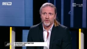 Vestiaire - Rothen se moque de Petit. Sa réponse est mythique "Heureusement que l'on n'a pas joué l'un contre l'autre, je t'aurais baffé"
