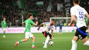 Corentin Tolisso a subi une grosse semelle de Lucas Stassin au cours de la première période du derby, dimanche soir.