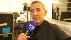 Gad Elmaleh au micro de BFMTV le 22 septembre 2023.