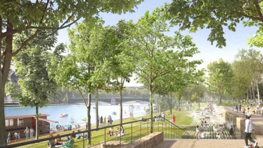 Terrasse créée devant la place Antonin Poncet avec la halte fluviale - après les aménagements Terrasse créée devant la place Antonin Poncet avec la halte fluviale - après les aménagements