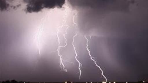 A Caen en Normandie, les pompiers sont intervenus 700 fois lundi soir à cause de l'orage qui a frappé la ville.