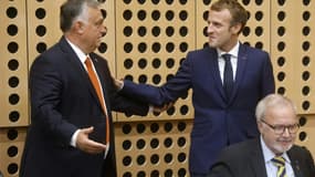 Le Premier ministre hongrois  Viktor Orban et le président français Emmanuel Macron, près de Ljubljana (Slovénie) le 6 octobre 2021