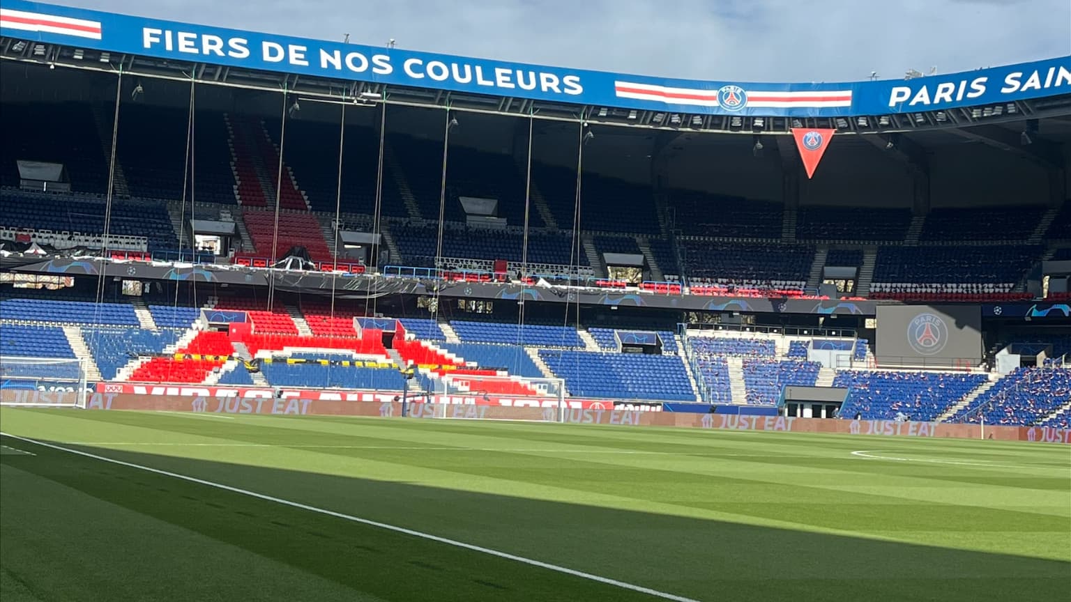 Le Parc des Princes à quelques heures de PSG-Barça, le 10 avril 2024