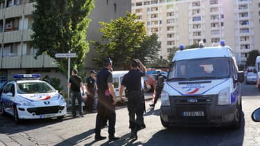 Des policiers dans les quartiers nord de Marseille, en 2012.