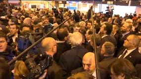 Des éleveurs sifflent François Hollande en scandant "démission" au Salon de l'agriculture