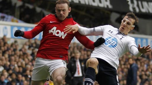 Manchester United (ici  Wayne Rooney) a toujours la cote auprès de son équipementier.