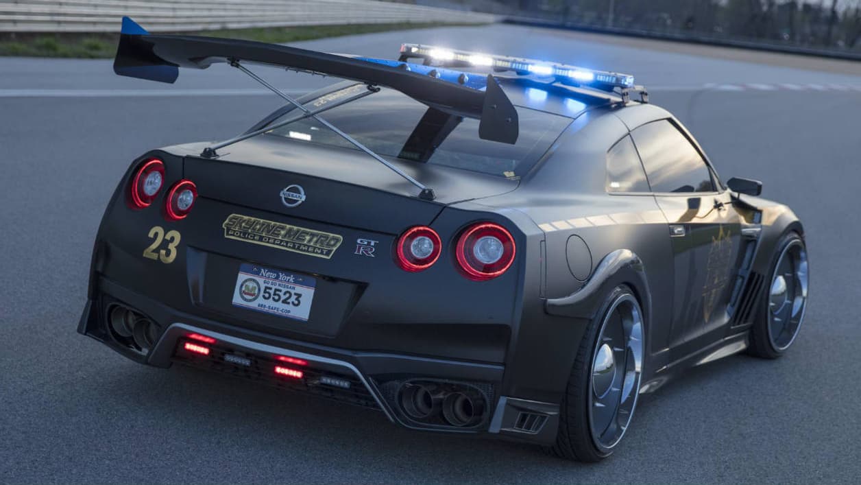 Cette version 2017 dispose toujours du V6 biturbo de la précédente GT-R, mais légèrement gonflée à 565 chevaux et un couple énorme de 570 Nm.