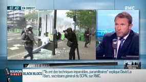 "Ces Black Blocks usent de techniques paramilitaires pour se regrouper. En quelques instants, sur un signal, ils enfilent une cagoule, des tenues de protection, et sont prêts à combattre"