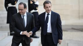 Nicolas Sarkozy et François Hollande le 15 novembre à l'Elysée (photo d'illustration)