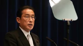 Le Premier ministre japonais Kishida Fumio s'exprime lors d'une conférence de presse à Tokyo, le 10 novembre 2021