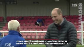 Le prince William fait apprécier sa frappe de balle lors d'un déplacement à Edimbourg