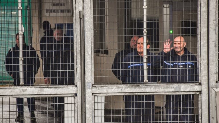 Des surveillants de la prison de Longuenesse lors d'une grève nationale le 22 janvier 2018, réclamant plus de moyens et de meilleures conditions de travail