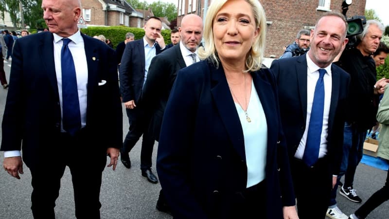 Législatives: Le Pen, de retour sur le terrain, s'en prend à Macron et Mélenchon