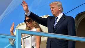 Melania et Donald Trump sortant de Air Force One.