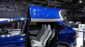 Salon de Genève: la Tesla Model X déploie ses ailes