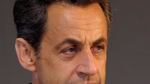 Nicolas Sarkozy a promis mercredi de faire voter une "règle d'or" sur l'équilibre des finances publiques avant fin 2012 s'il est réélu et de la soumettre à référendum si le Sénat, dont la majorité est à gauche, s'y oppose. /Photo prise le 24 avril 2012/RE