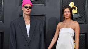 Justin et Hailey Bieber, ici photographiés le 3 avril 2022 aux Grammy Awards à Las Vegas (Nevada).