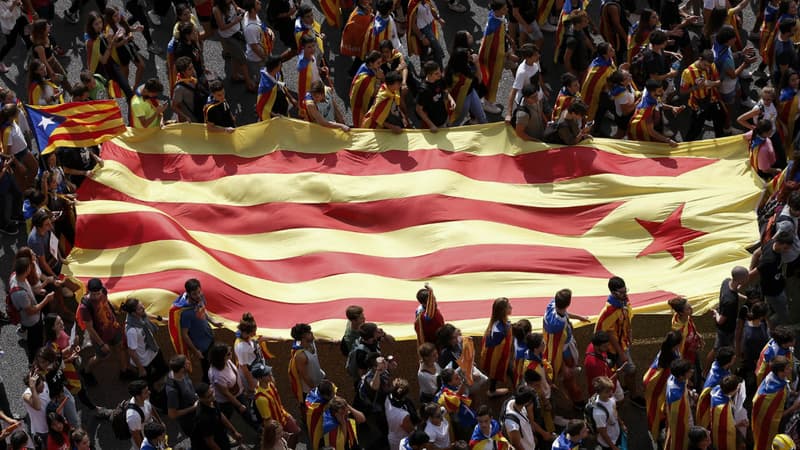 Des étudiants manifestent à Barcelone en faveur du référendum sur l'indépendance de la Catalogne, le 28 septembre 2017