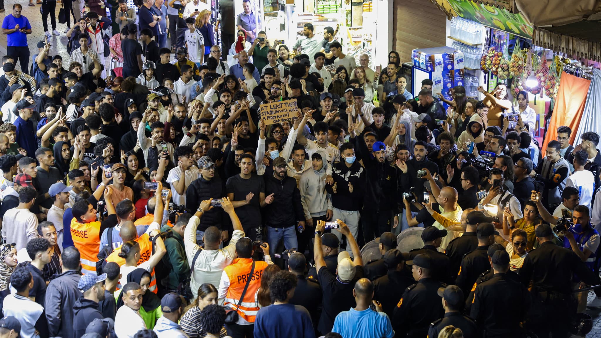 APRÈS DES MANIFESTATIONS DE JEUNES POUR DE MEILLEURS SERVICES PUBLICS AU MAROC, 37 PERSONNES SONT JUGÉS À RABAT