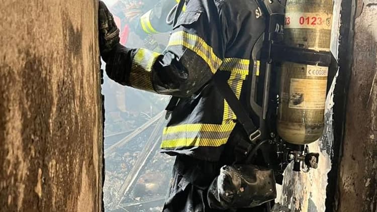 L'appartement impacté par l'incendie est totalement détruit à Grasse.