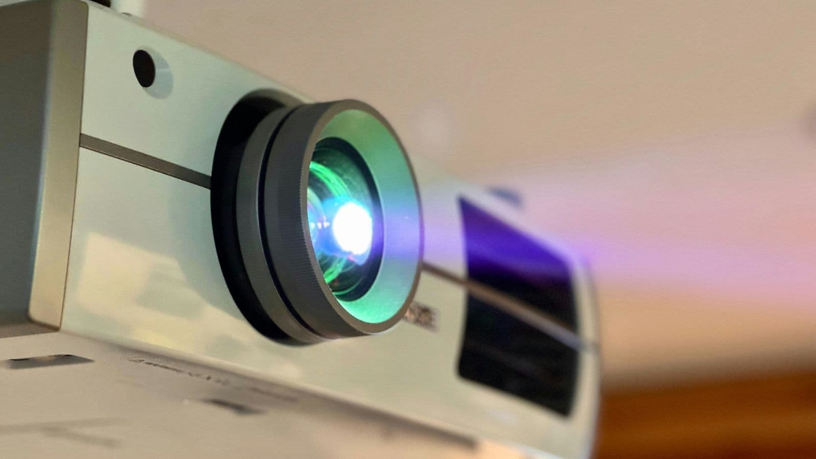 5 écrans de vidéoprojecteurs incontournables : découvrez notre sélection 5 écrans de vidéoprojecteurs incontournables : découvrez notre sélection