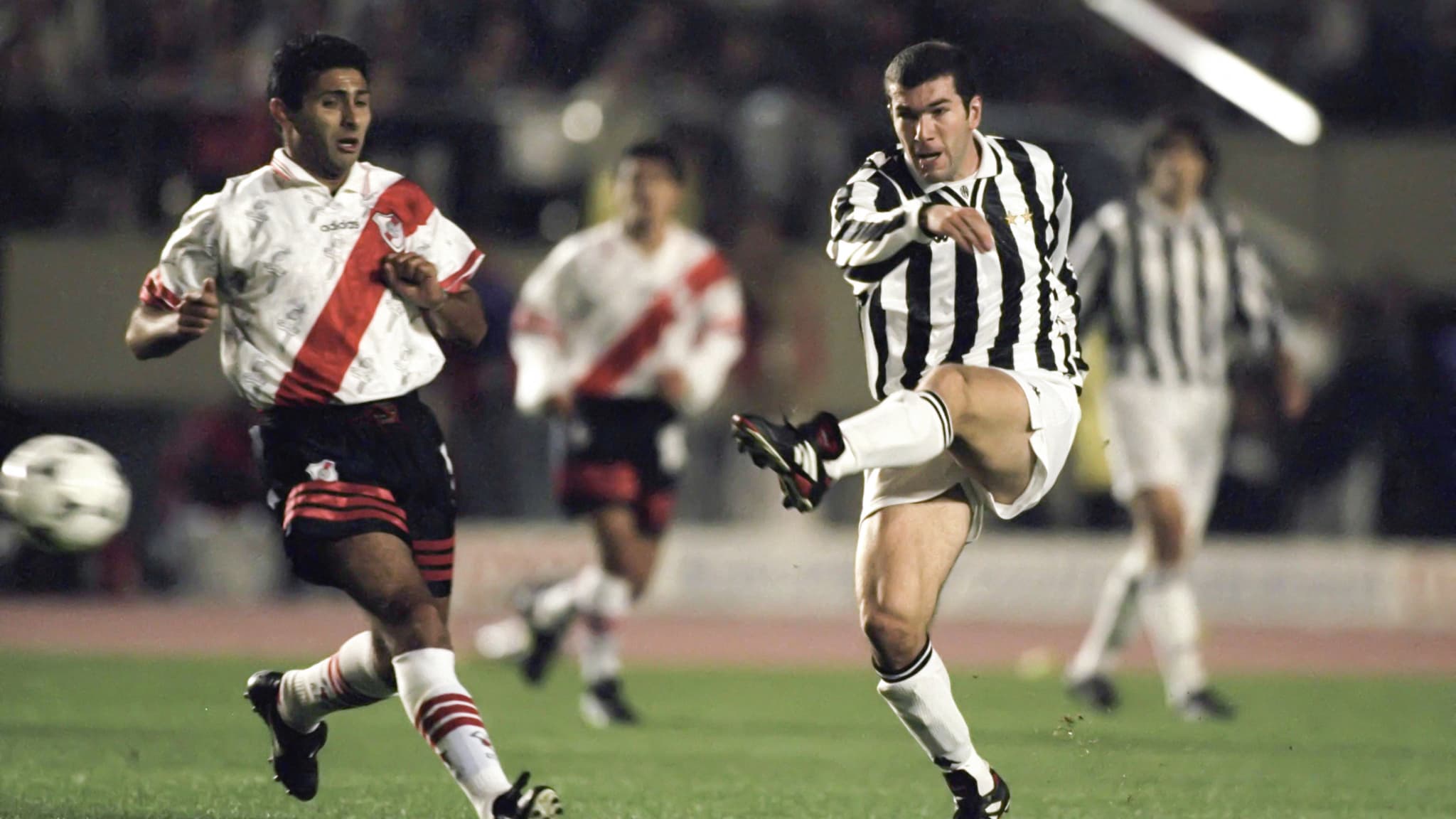 Zinédine Zidane avec la Juventus face à River Plate lors de la Coupe intercontinentale, le 26 novembre 1996