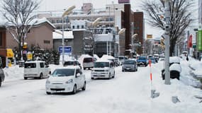 Au nord de l'île d'Hokkaido recouverte d'un épais manteau de neige, la situation est particulièrement difficile, mercredi.