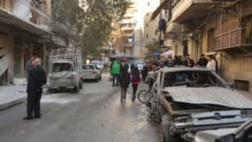 Une rue d'Alep après des tirs rebelles le 14 février 2016