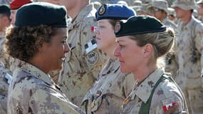 Au Canada, les femmes peuvent accéder à tous les postes de l'armée depuis 2001.