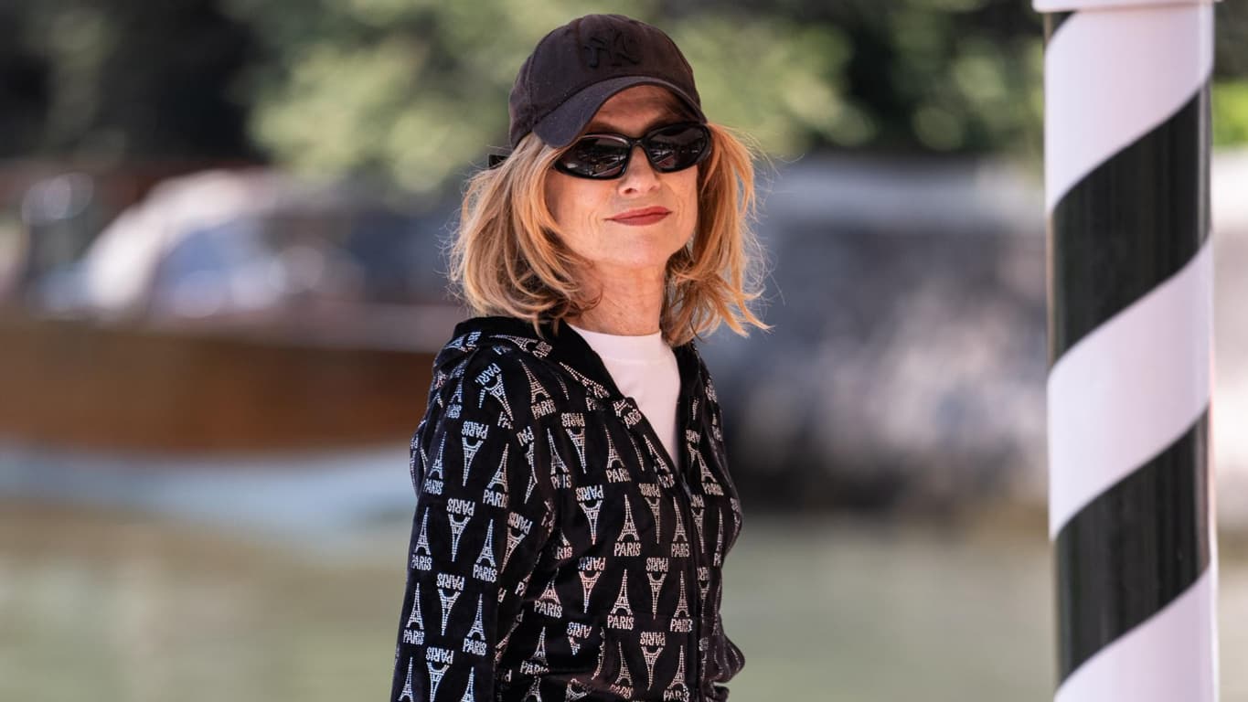 Isabelle Huppert en Balenciaga à la Mostra de Venise, le 30 août 2024