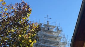 La flèche de l’Eglise Saint Victor est de nouveau visible pour les habitants de Chorges ce mercredi 13 novembre 2024.