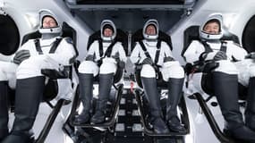 La capsule Crew Dragon avec Thomas Pesquet, lors du trajet Terre-ISS en avril dernier 