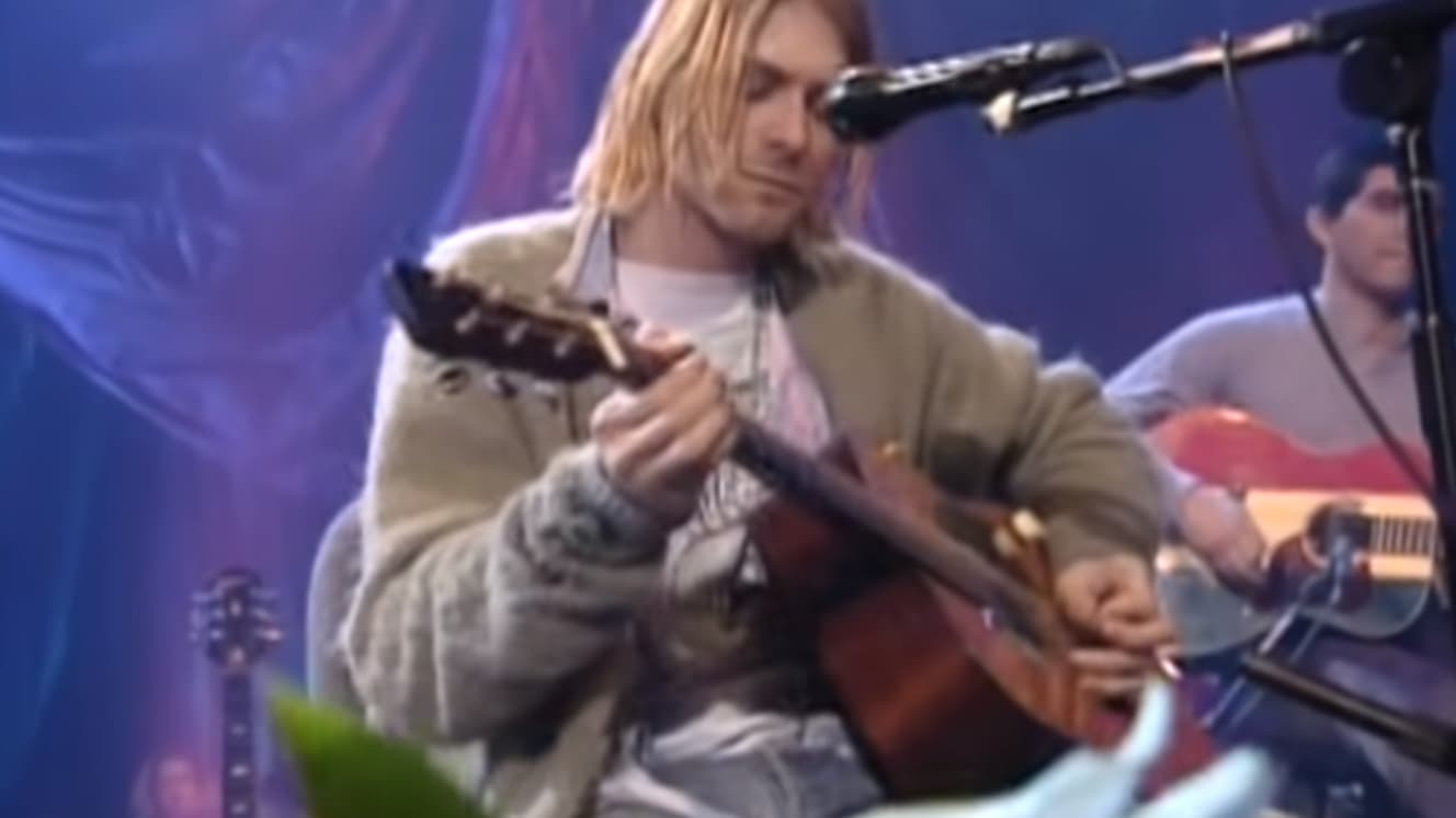 Avec Quel Guitariste Kurt Cobain Etait Il Dans La Photo Originale Kurt Cobain Avec Un Guitariste Photo Original - Communauté MCMS™.