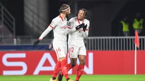 Nemanja Gudelj et Jules Koundé 