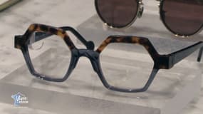 L’Artisan Du Regard des lunettes exclusives et faites main afin de revisiter ce célèbre accessoire de mode du moderne au rétro